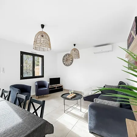 Villa Retraite Télétravail · 4 Avec Sdb · Bureau Dans Chaque · Terrasse *