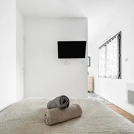 Villa Retraite Télétravail · 4 Avec Sdb · Bureau Dans Chaque · Terrasse *