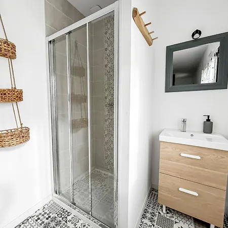 Retraite Télétravail · 4 Avec Sdb · Bureau Dans Chaque · Terrasse