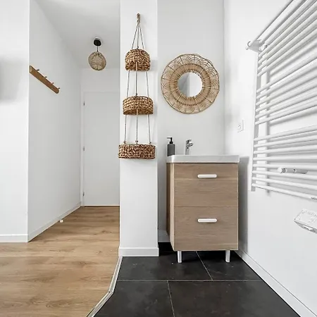 Villa Retraite Télétravail · 4 Avec Sdb · Bureau Dans Chaque · Terrasse *