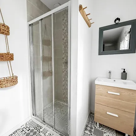 Villa Retraite Télétravail · 4 Avec Sdb · Bureau Dans Chaque · Terrasse *