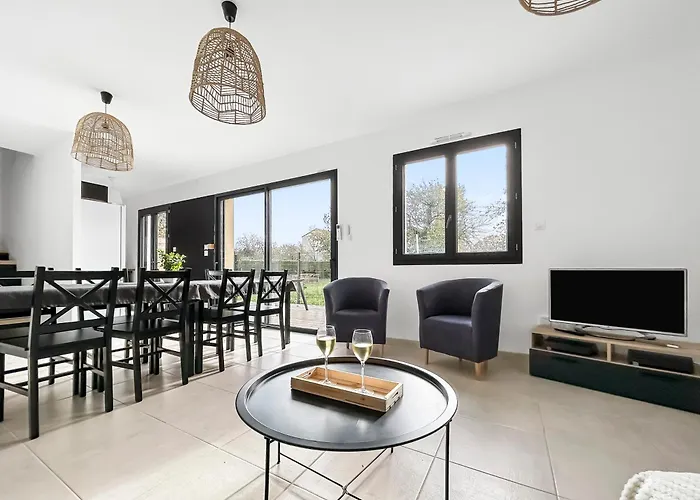 Villa Retraite Télétravail · 4 Avec Sdb · Bureau Dans Chaque · Terrasse *