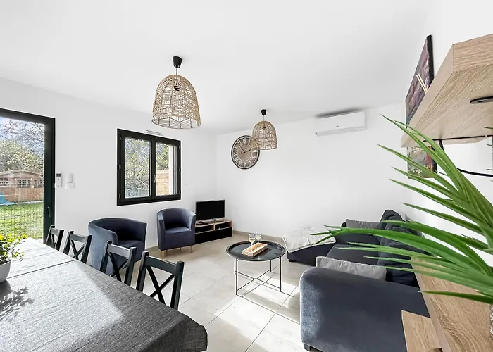 Villa Retraite Télétravail · 4 Avec Sdb · Bureau Dans Chaque · Terrasse *