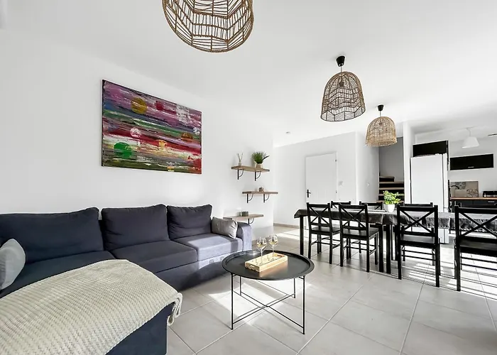 Villa Retraite Télétravail · 4 Avec Sdb · Bureau Dans Chaque · Terrasse