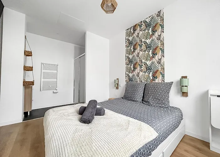 Retraite Télétravail · 4 Avec Sdb · Bureau Dans Chaque · Terrasse *