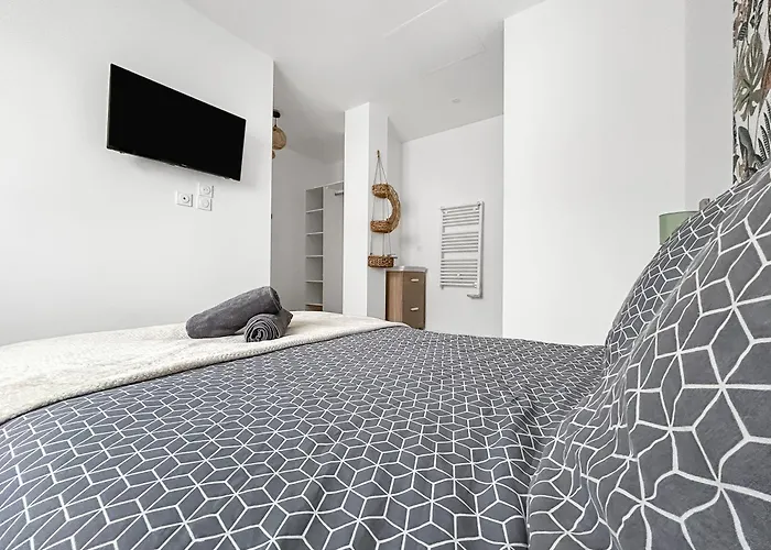 Retraite Télétravail · 4 Avec Sdb · Bureau Dans Chaque · Terrasse * Poitiers