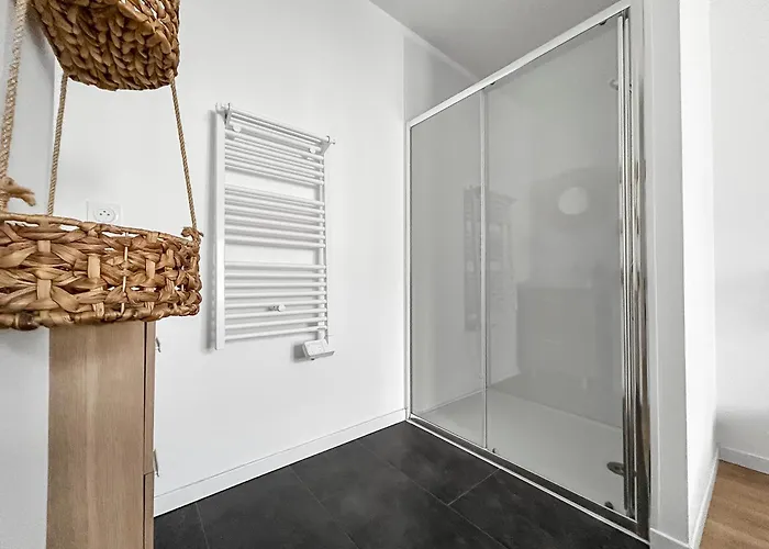 Retraite Télétravail · 4 Avec Sdb · Bureau Dans Chaque · Terrasse Poitiers