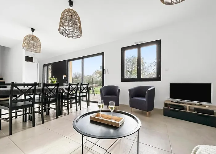 Villa Retraite Télétravail · 4 Avec Sdb · Bureau Dans Chaque · Terrasse