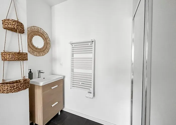 Retraite Télétravail · 4 Avec Sdb · Bureau Dans Chaque · Terrasse * Poitiers