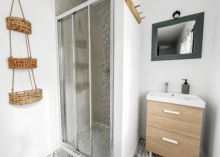 Villa Retraite Télétravail · 4 Avec Sdb · Bureau Dans Chaque · Terrasse *